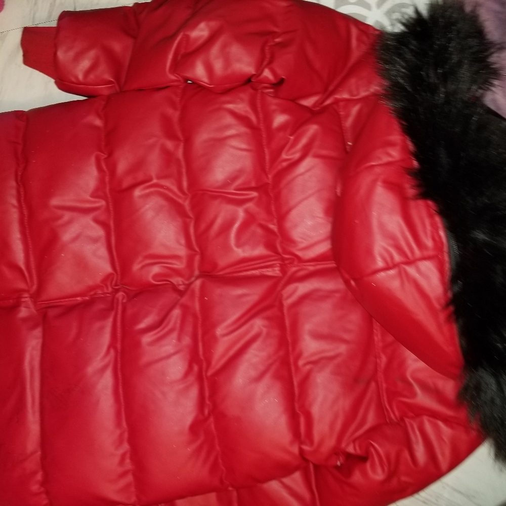 Red Coat - Picture 7 of 10